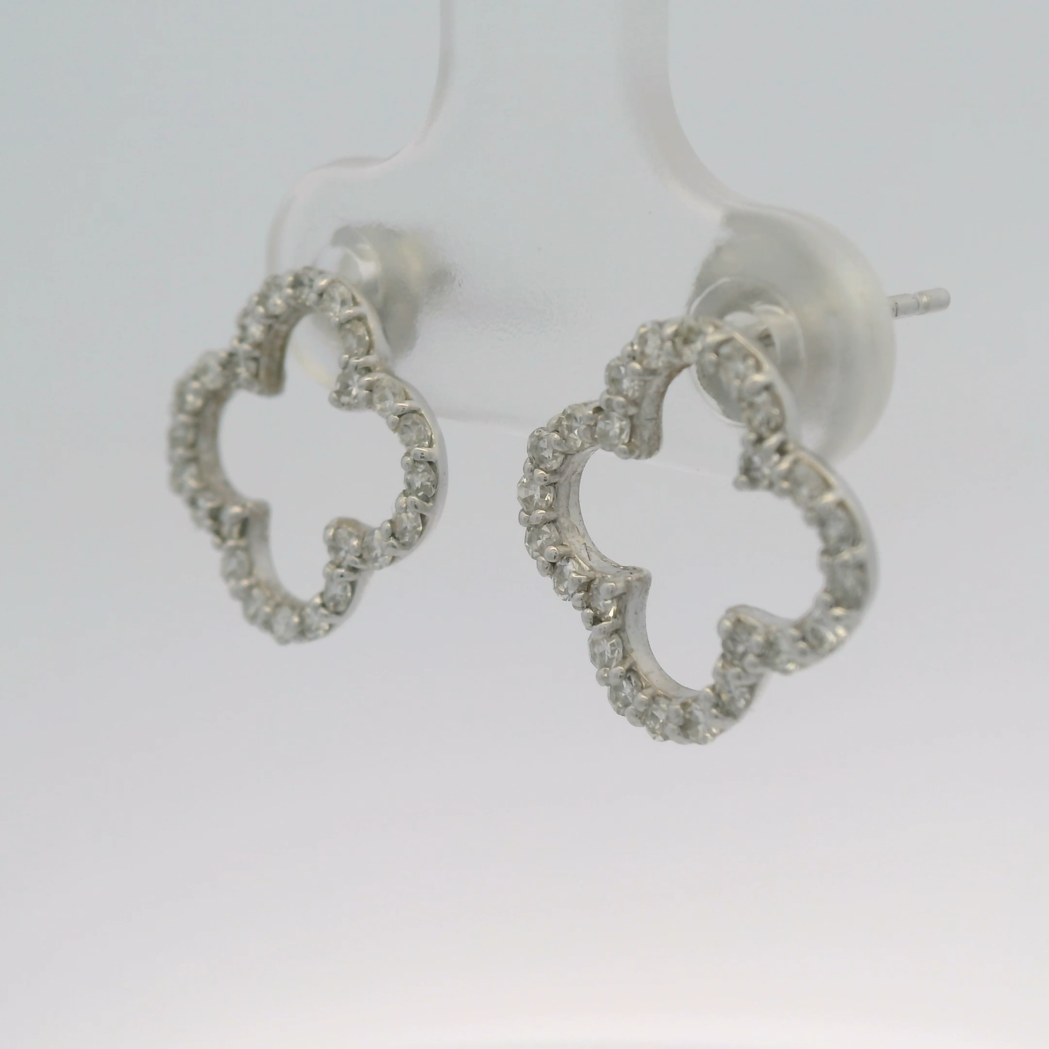 14kt Clover Diamond Earring