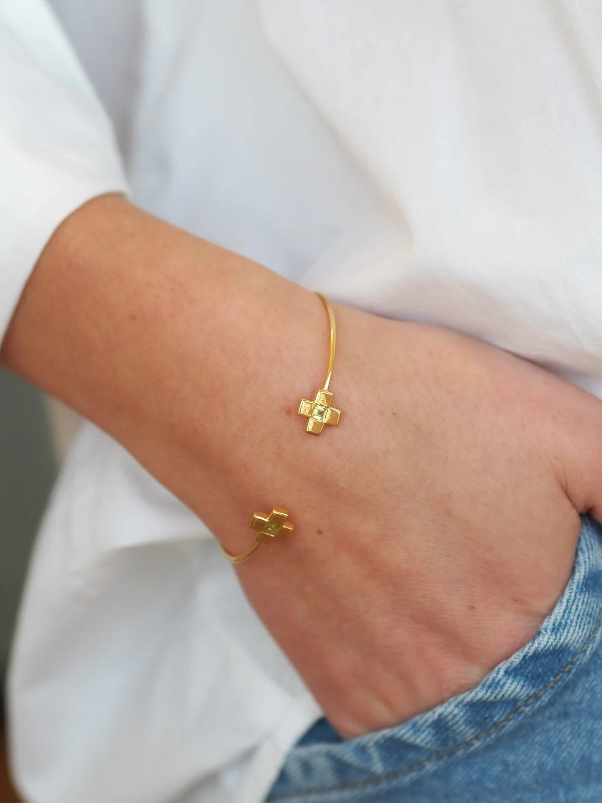 Goldbug Peridot Cross Bangle