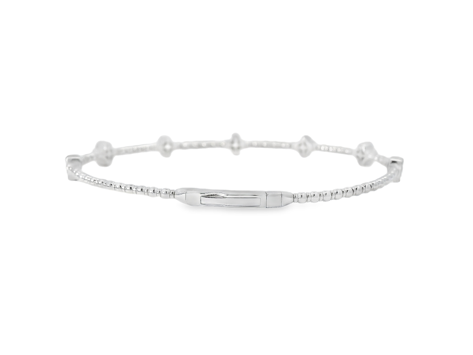 18kt White Gold Diamond Clover Bangle