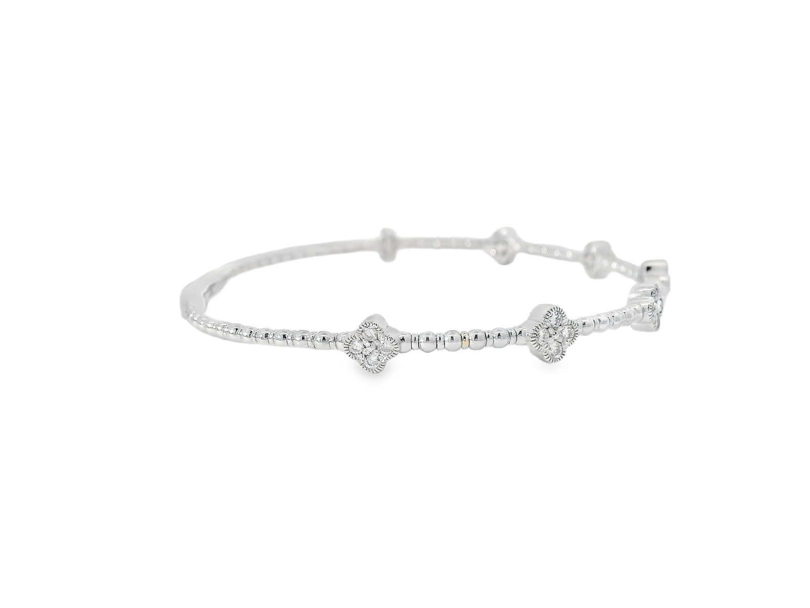 18kt White Gold Diamond Clover Bangle