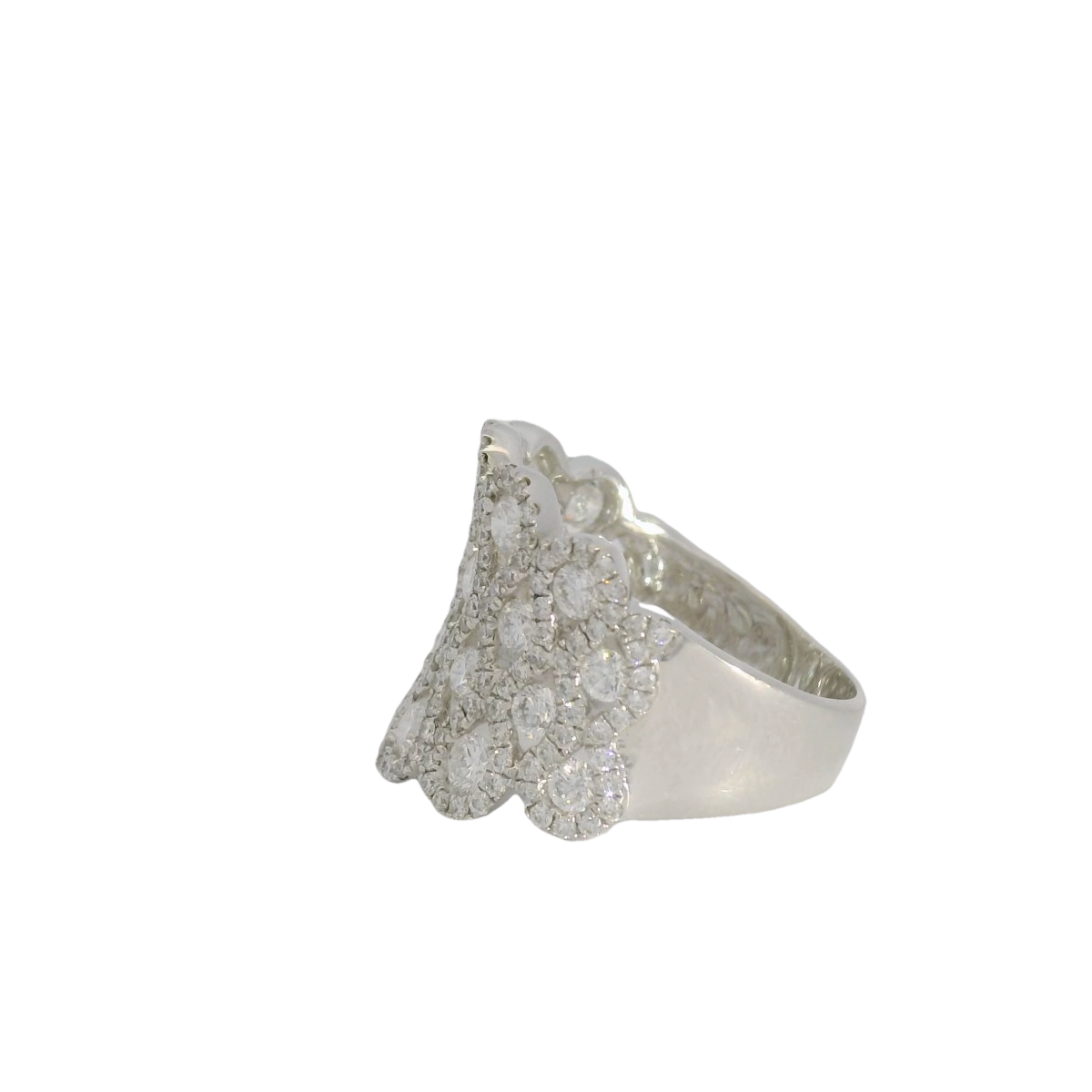 Elegant 18kt Diamond Ring