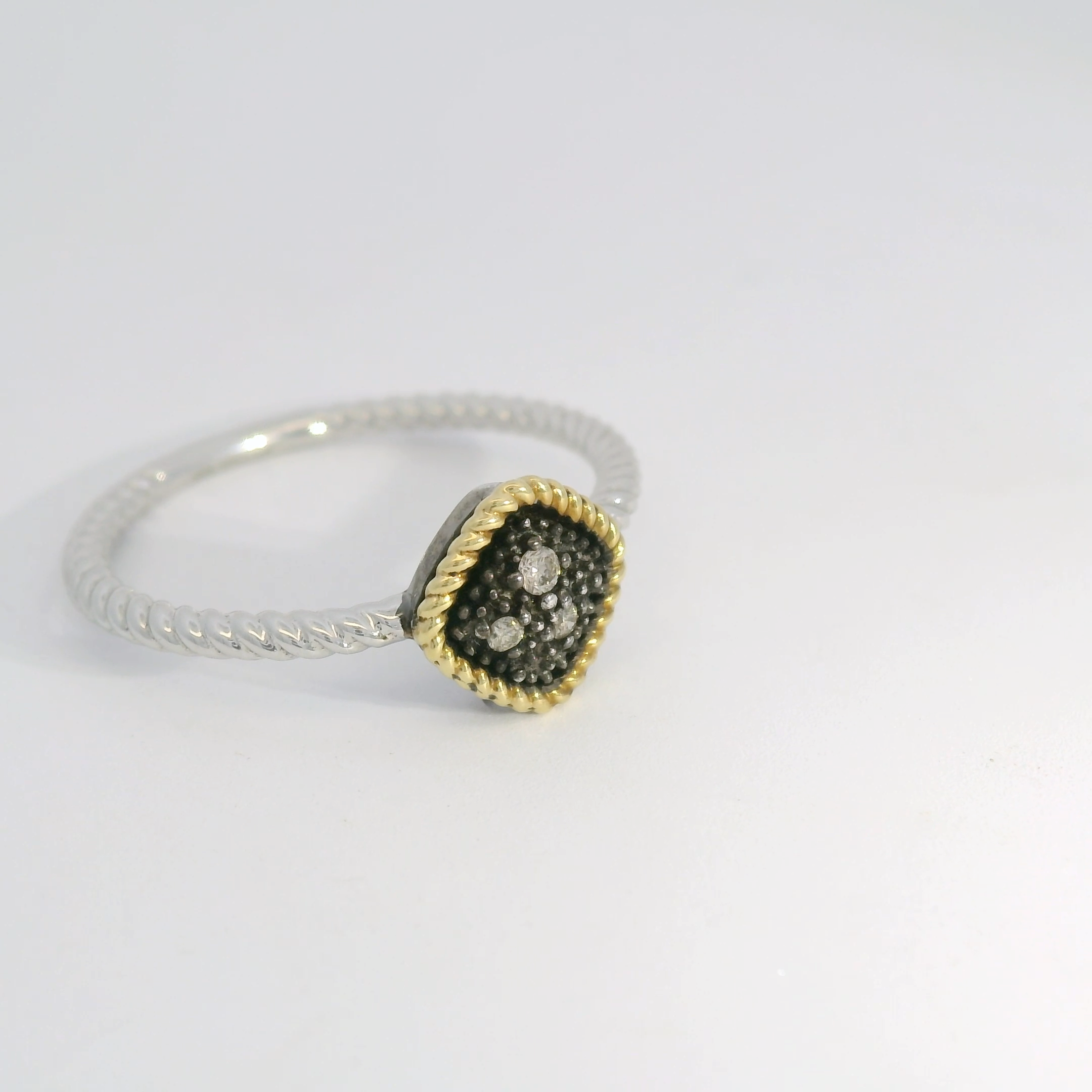 18kt Sterling Silver Diamond Ring