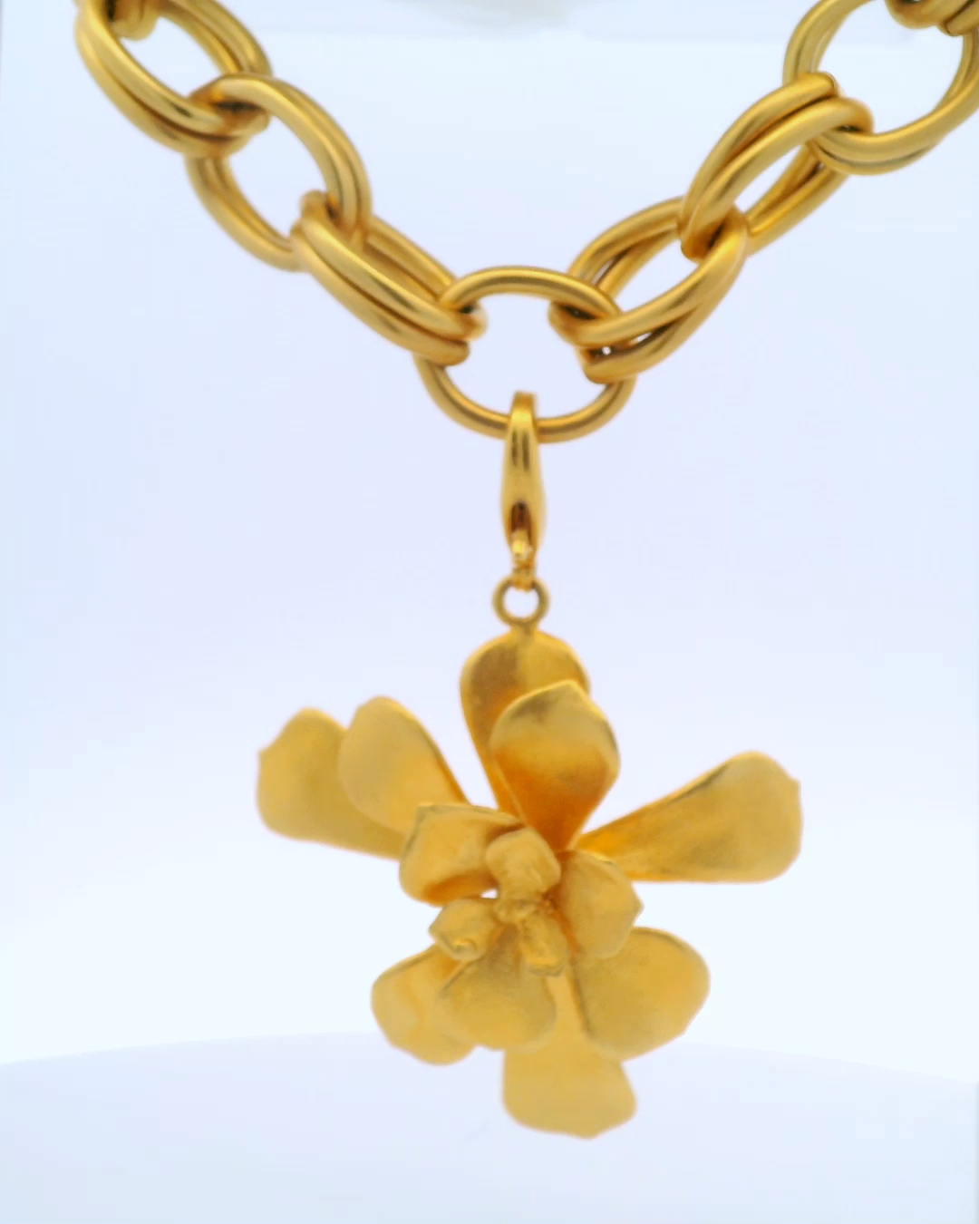 Tommy Mitchell Chain Necklace and Flower Pendant