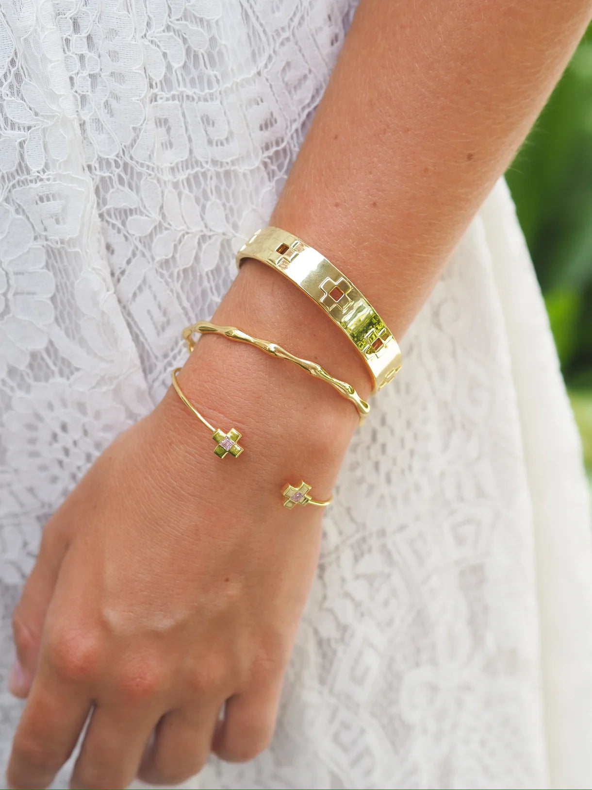 Goldbug Wide Cross Bangle