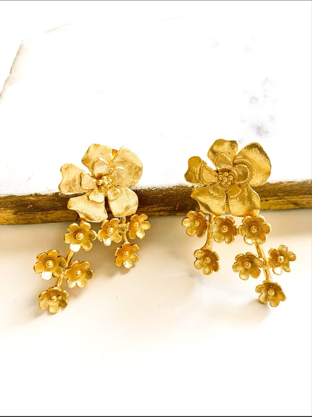 NATNAT Gardenia Earrings